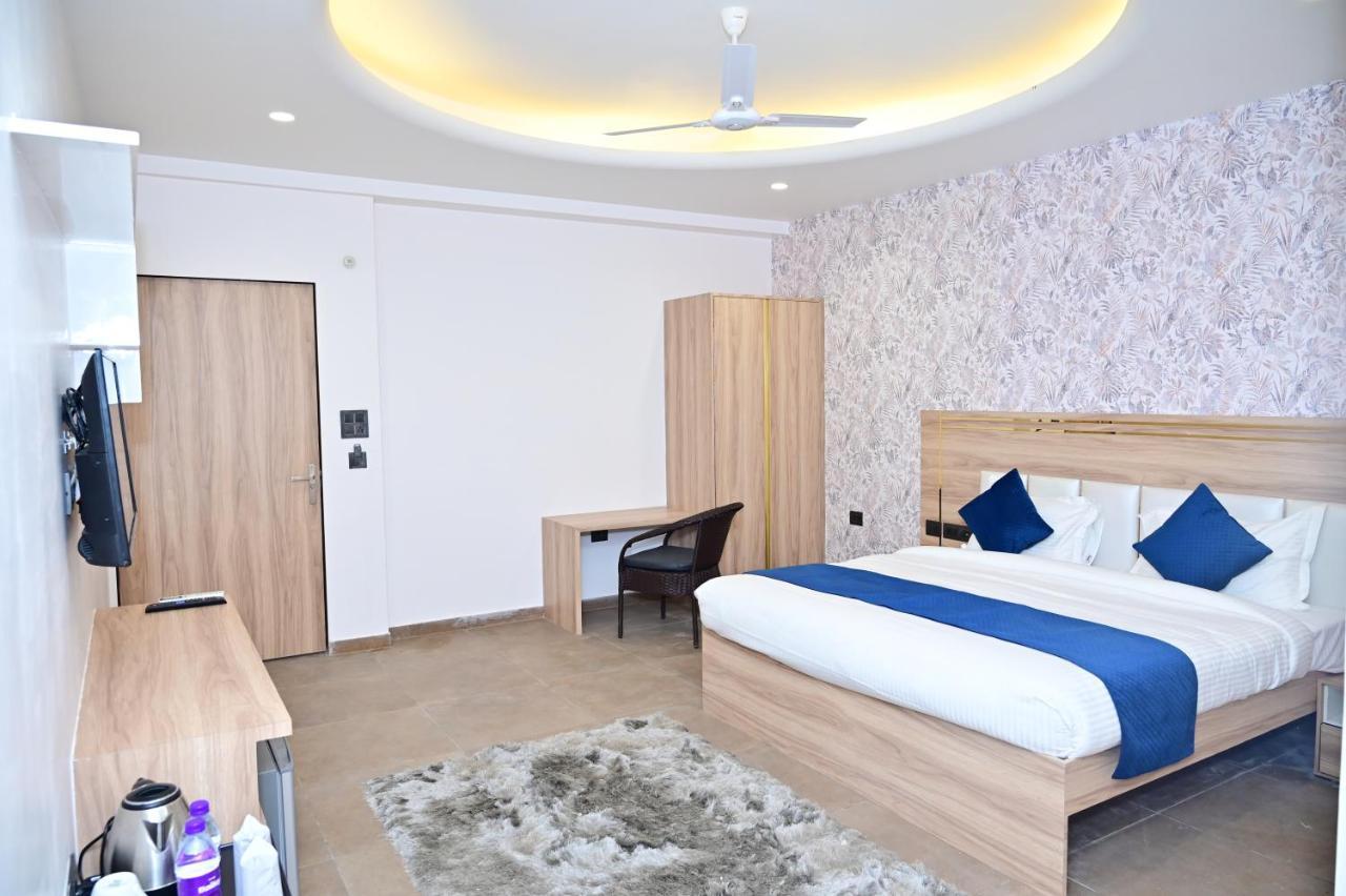 The Dwelling Inn Велика Нойда Екстер'єр фото